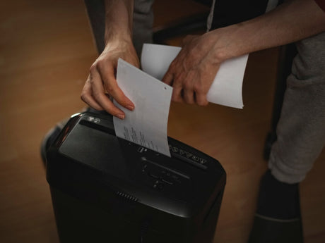 Cómo destruir documentos confidenciales en casa
