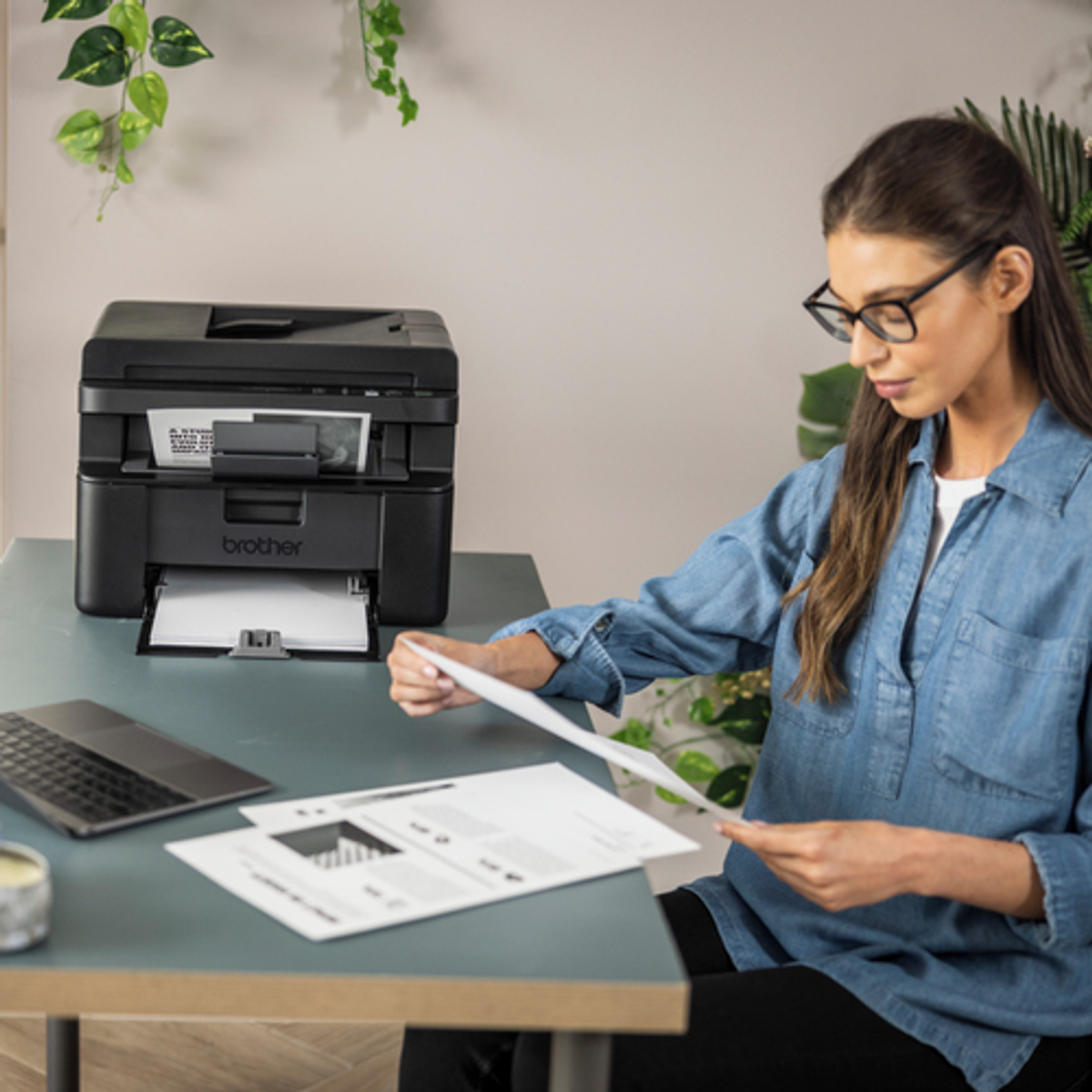 Impresora multifunción Brother DCP-L1660W Láser Monocromo - vista 5